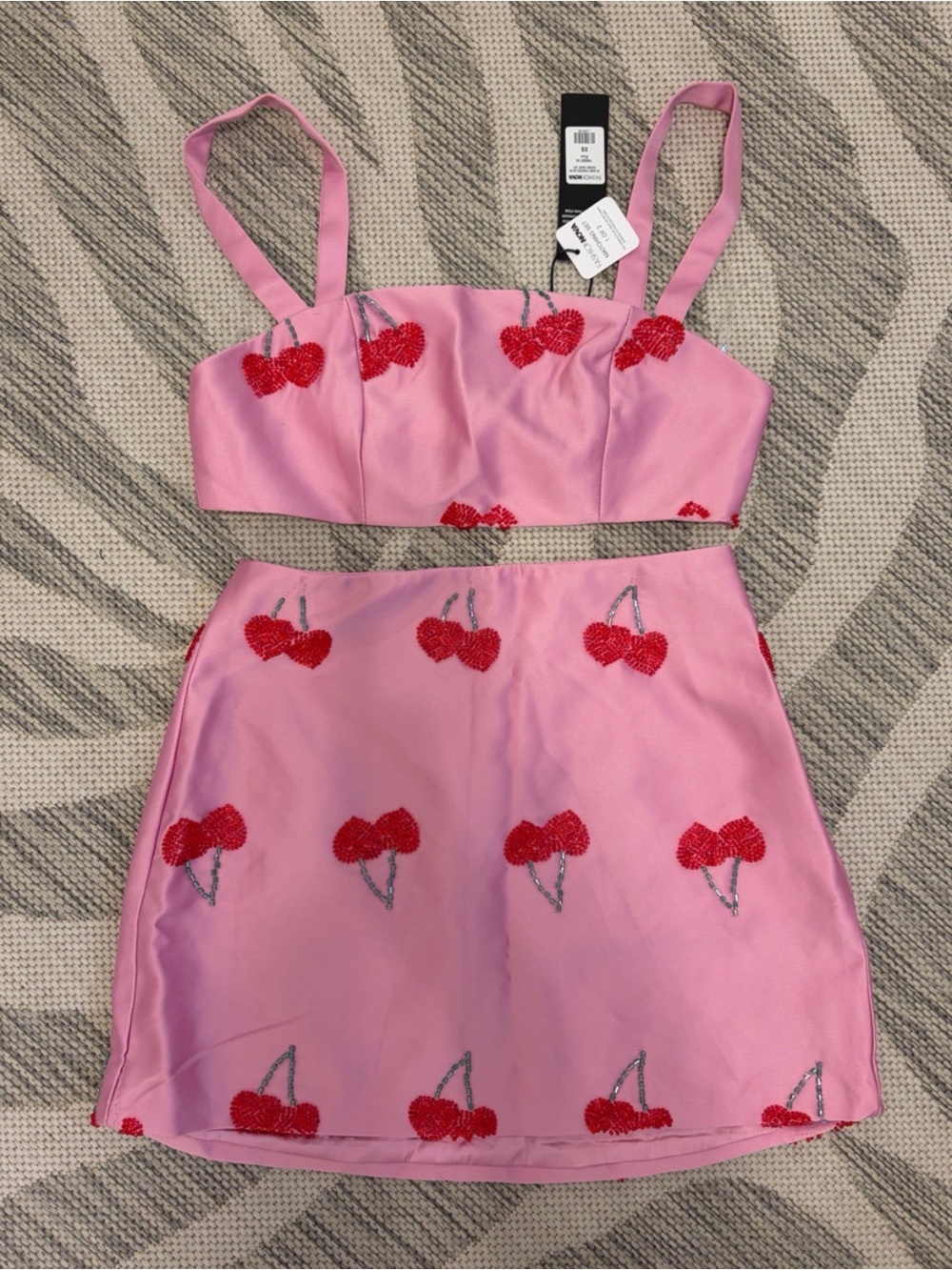 Fashion Nova Cherry 2 piece set - Picture 2 of 4